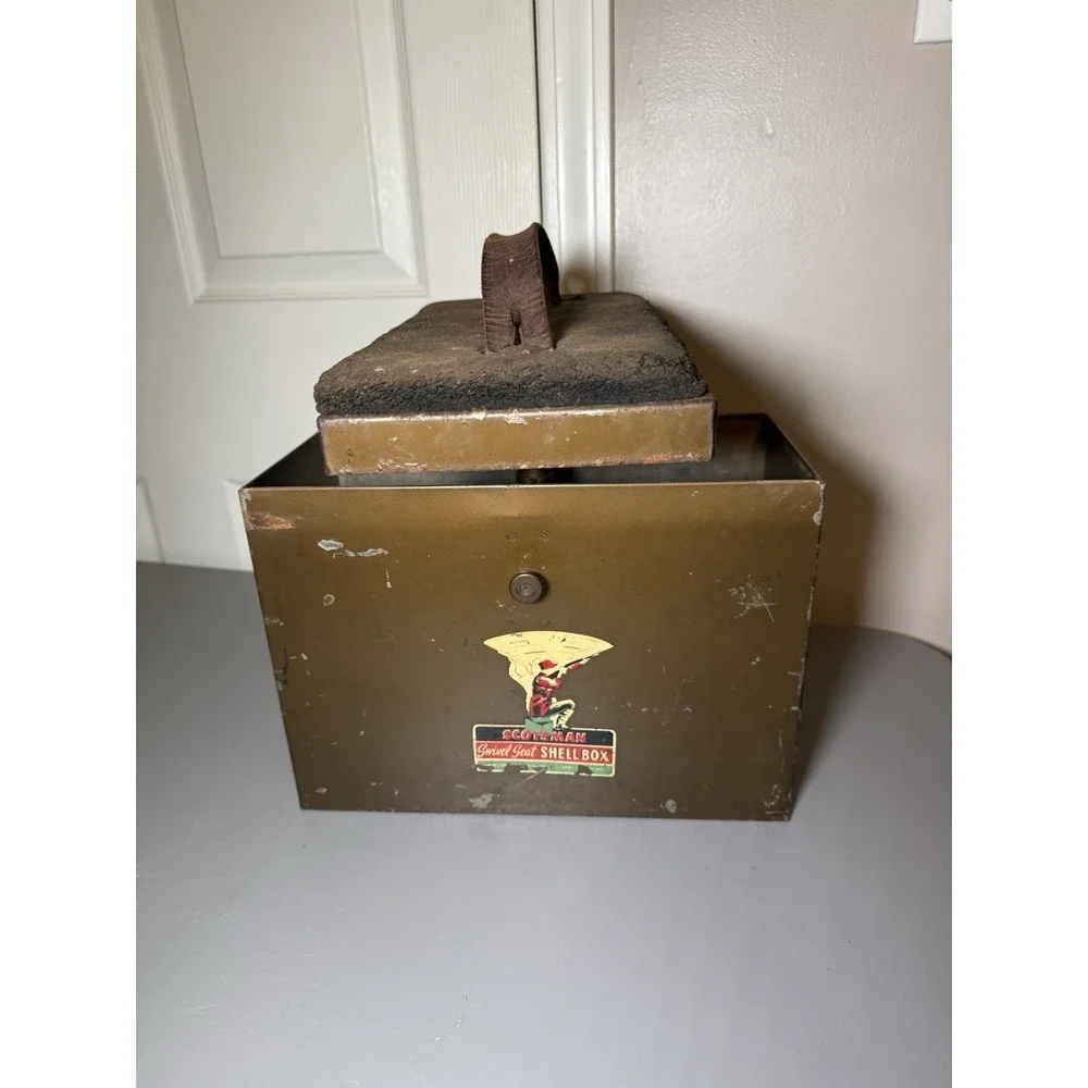 Vintage Scotsman Swivel Seat Shell Box 360* Swivel Metal WORKS Man Cave Hunting
